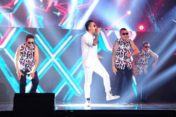 The Remix, Hòa âm ánh sang, Giang Hồng Ngọc, Đông Nhi, PB Nation, Tóc Tiên, Isaac, liveshow 9, ca khúc Hit