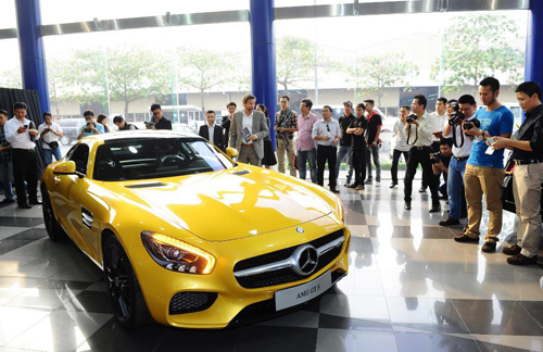 mercedes-benz-c-class-144-3-ngoisao 1 Mercedes Benz C-Class, Xe Mercedes, Xe thế giới của năm 2015