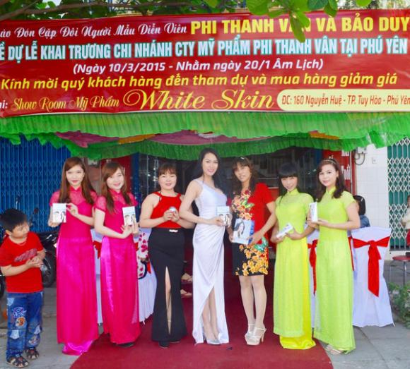 Phi Thanh Vân đẹp quyến rũ khai trương tại Phú Yên 3 Phi Thanh Vân, Công ty Mỹ phẩm Phi Thanh Vân