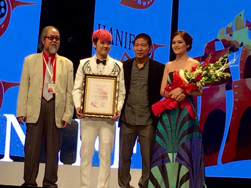 Thanh Duy, Thanh Duy Idol, Thanh Duy đoạt giải Nam diễn viên xuất sắc, Thanh Duy đồng tính, Đập cánh giữa không trung, Viet Film Fest 2015