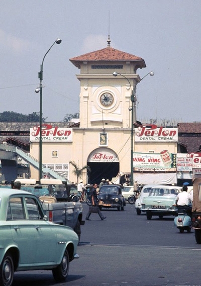 Đường phố sài gòn năm 1975, Sài gòn xưa, Giải phóng miền nam