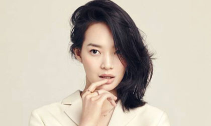 Shin Min Ah,Shin Min Ah mặc váy diêm dúa,Shin Min Ah mặc váy như đồ ngủ