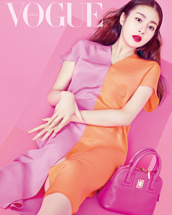 Kang Sora,Kang Sora đẹp huyền bí,Kang Sora trên tạp chí Vogue,Kang Sora tỏa sáng