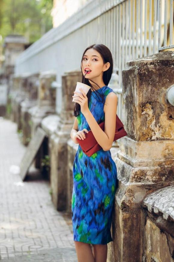 Thùy Dương, Next Top, Vietnam's Next Top Model, Mẫu Next Top, Thùy Dương vừa đi vừa uống, người mẫu, người mẫu Thùy Dương