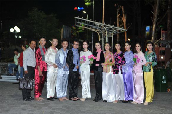 Kỳ Quốc Đạt, á vương Kỳ Quốc Đạt, Kỳ Quốc Đạt tham gia đại lễ, Kỳ Quốc Đạt cùng dàn mẫu ấn tượng đại lễ 