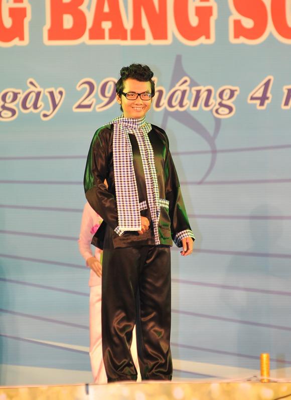 Kỳ Quốc Đạt, á vương Kỳ Quốc Đạt, Kỳ Quốc Đạt tham gia đại lễ, Kỳ Quốc Đạt cùng dàn mẫu ấn tượng đại lễ 