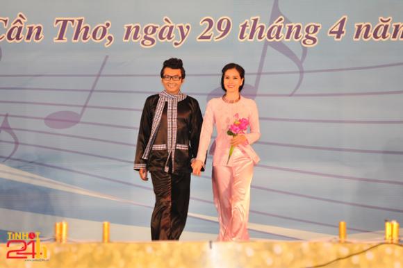 Kỳ Quốc Đạt, á vương Kỳ Quốc Đạt, Kỳ Quốc Đạt tham gia đại lễ, Kỳ Quốc Đạt cùng dàn mẫu ấn tượng đại lễ 