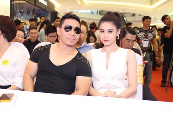Trương Quỳnh Anh, Nữ hoàng truyền hình, vợ chồng Trương Quỳnh Anh, Trương Quỳnh Anh làm lành với chồng, Trương Quỳnh Anh thân mật với Phạm Văn Mách