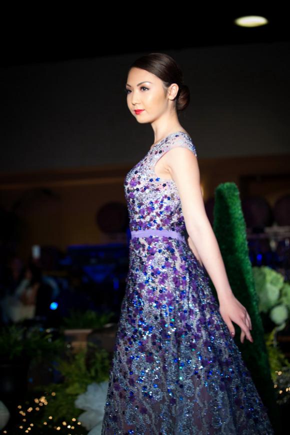 Hoa hậu Jennifer Chung, Hoa hậu Châu Á tại Mỹ 2014, Jennifer Chung làm vedette, NTK Lê Thanh Hòa