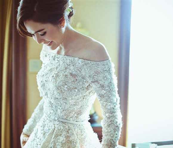 nữ ca sĩ Chompoo Araya,Chompoo Araya,đại gia Thái Lan,đại gia chi 70 tỷ đồng
