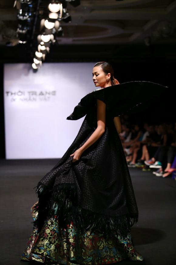 Thanh Hằng, Thanh Hằng catwalk, siêu mẫu Thanh Hằng, Diễm Hương, hoa hậu Diễm Hương, tin tức sao, tin tuc sao, thời trang sao