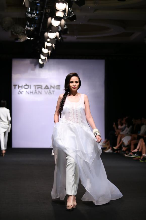 Thanh Hằng, Thanh Hằng catwalk, siêu mẫu Thanh Hằng, Diễm Hương, hoa hậu Diễm Hương, tin tức sao, tin tuc sao, thời trang sao