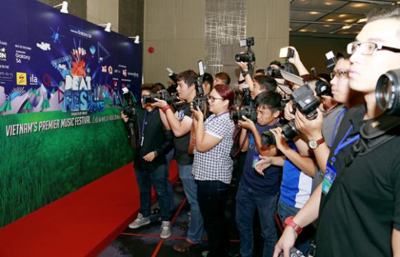 Diễn viên, Ca sỹ nổi tiếng người Mỹ - Demi Lovato tại Việt Nam 0 Demi Lovato hội ngộ cùng ông hoàng nhạc Việt - Đàm Vĩnh Hưng, Diễn viên, Ca sỹ nổi tiếng người Mỹ - Demi Lovato, Demi và Đàm Vĩnh Hưng, Demi tại Việt Nam, tin sao việt, sao ngoại đến việt nam, Vietna