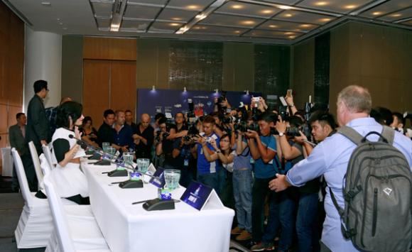 Diễn viên, Ca sỹ nổi tiếng người Mỹ - Demi Lovato tại Việt Nam 2 Demi Lovato hội ngộ cùng ông hoàng nhạc Việt - Đàm Vĩnh Hưng, Diễn viên, Ca sỹ nổi tiếng người Mỹ - Demi Lovato, Demi và Đàm Vĩnh Hưng, Demi tại Việt Nam, tin sao việt, sao ngoại đến việt nam, Vietna