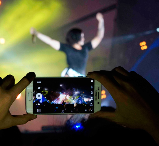 demi-105-18-ngoisao 0 lễ hội âm nhạc, samsung s6, samsung s6 edge, yan beatfest