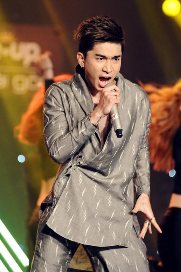 Sơn Tùng M-TP, Sơn Tùng M-TP đạo nhạc, hit  Sơn Tùng M-TP, Sơn Tùng M-TP bỏ thi, Sơn Tùng M-TP lên tiếng về sức khỏe