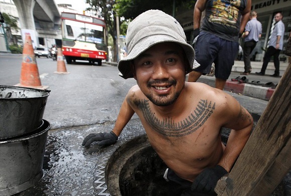  những hình ảnh, nghề ngụp lặn, rác thải , nguy hiểm, lao động ngèo, tin ngôi sao