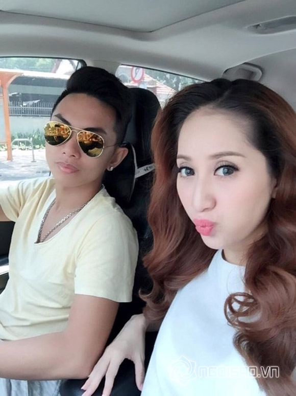 Phan Hiển,Phan Hiển khoe ảnh mẹ trẻ đẹp,Phan Hiển và Khánh Thi