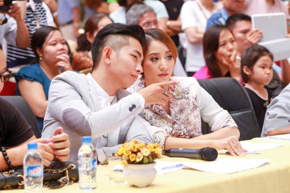 Khánh Thi, Khánh Thi – Phan Hiển, Khánh Thi – Phan Hiển không rời nhau nửa bước, Khánh Thi – Phan Hiển ngồi chung ghế nóng, vòng sơ tuyển Bước nhảy hoàn vũ nhí