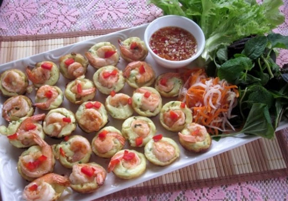 bánh khọt,cách làm bánh khọt,Thủy Tiên ăn bánh khọt,bánh khọt Kiên Giang,bánh khọt Vũng Tàu