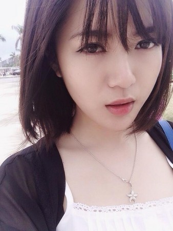 hotgirl MU, hotgirl Tú Linh, cô gái Việt trên báo Trung, hotgirl MU trên báo Trung