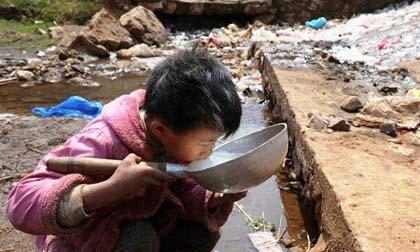  nước kênh bị ô nhiễm đỏ như máu,  nước kênh bị ô nhiễm đỏ như máu gây bệnh,  nước kênh bị ô nhiễm đỏ như máu tại trung quốc