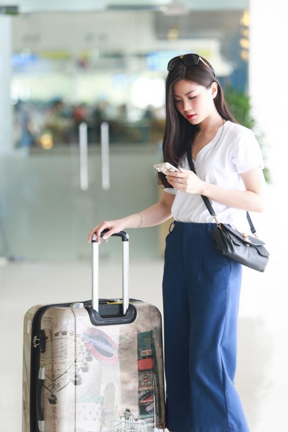 Diễm Trang, Á hậu Diễm Trang, Diễm Trang giản dị tại sân bay, vẻ đẹp thuần Việt của Diễm Trang