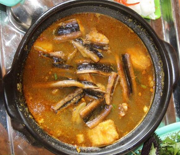 lươn om chuối đậu,cách làm lươn om chuối đậu,lươn om béo ngậy,món ngon cho cả gia đình