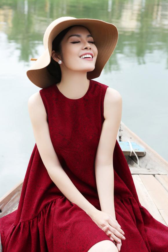 Dương Cẩm Lynh, ngọc nữ màn ảnh Việt, bản sao Song Hye Kyo, Dương Cẩm Lynh hóa quý cô, Dương Cẩm Lynh yêu kiều với váy đỏ