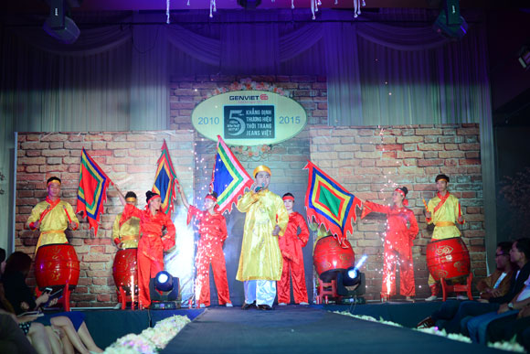 Thời trang GENVIET JEANS tròn 5 tuổi 3 thời trang jeans, thời trang genviet, thời trang đẹp, thời trang việt