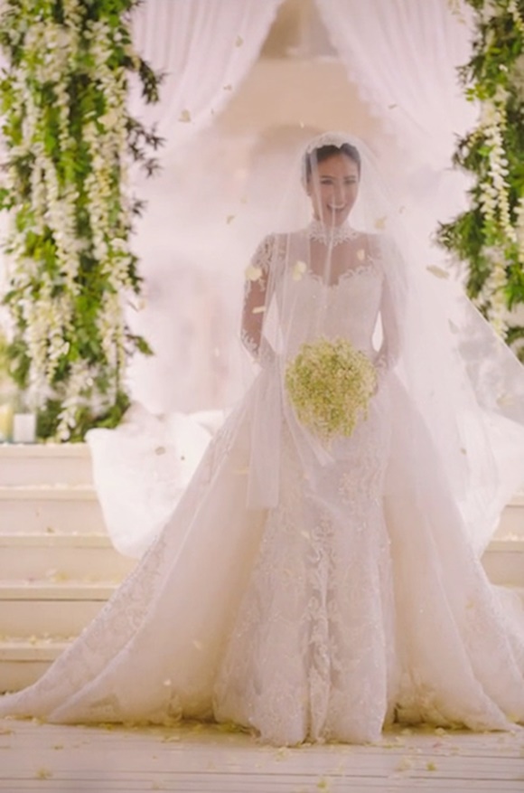 Váy cưới dài 10m, cô dâu thượng nghị sĩ Philippines, vợ nghị sĩ Philippines, cô dâu mặc váy cưới dài 10m, váy cưới, váy cưới dài