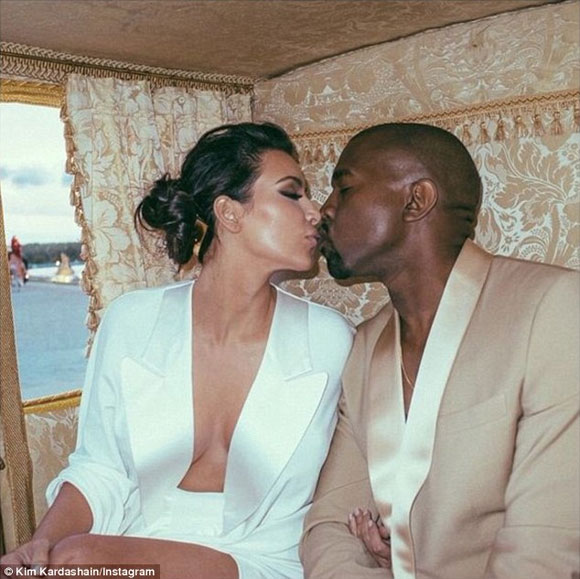 Kim Kardashian,Kim tiết lộ ảnh tiệc cưới,tiệc cưới xa hoa của Kim,Kayne West