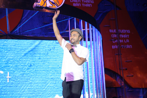 tiger-275-6-ngoisao 3 Vũ điệu trên không, Tiger Remix, Đông Nhi, Ông Cao Thắng, Chinh phục Bức tường Tiger