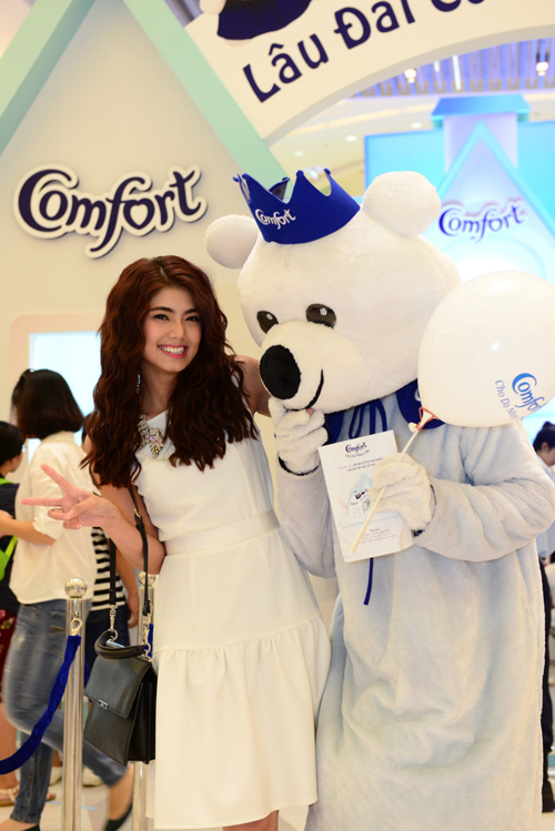 dam-phuong-linh-305-3-ngoisao 7 Đàm Phương Linh, Tết thiếu nhi, Lâu Đài Cổ Tích Dịu Hương Comfort, Tin sao việt, Tin sao viet