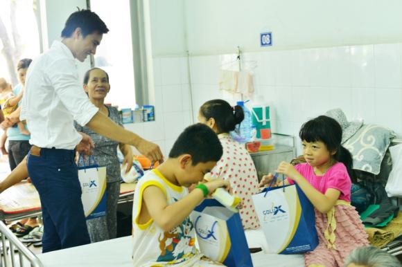 Siêu mẫu Võ Minh Thành, vo minh thanh, sao lam tu thien, nhân ngày 1/6,  quỹ “Chắp Cánh Vươn Xa”, Nguyễn Lâm