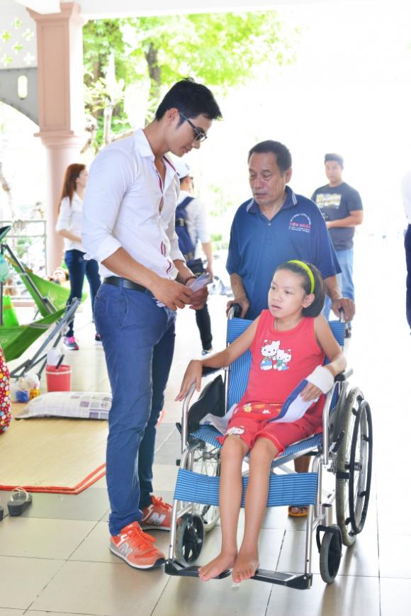 Siêu mẫu Võ Minh Thành, vo minh thanh, sao lam tu thien, nhân ngày 1/6,  quỹ “Chắp Cánh Vươn Xa”, Nguyễn Lâm