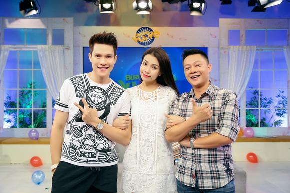 Tra ngoc hang,nguoi dep tra ngoc hang,tra ngoc hang gap cuop,chuong trinh bua trua vui ve