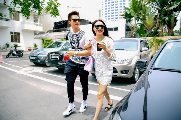 Tra ngoc hang,nguoi dep tra ngoc hang,tra ngoc hang gap cuop,chuong trinh bua trua vui ve