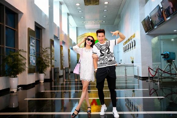 Tra ngoc hang,nguoi dep tra ngoc hang,tra ngoc hang gap cuop,chuong trinh bua trua vui ve