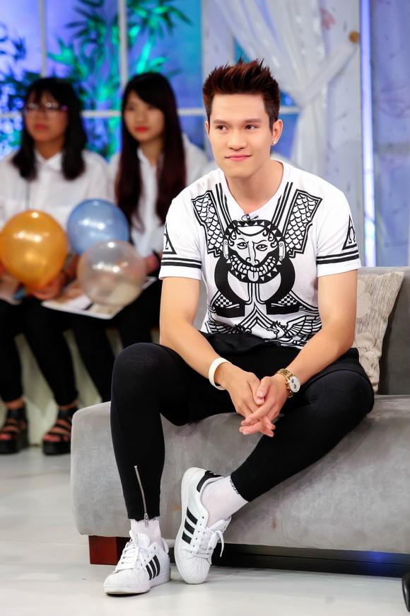 Tra ngoc hang,nguoi dep tra ngoc hang,tra ngoc hang gap cuop,chuong trinh bua trua vui ve