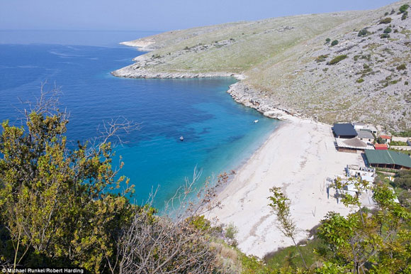 Địa Trung Hải,bãi biển ở Địa Trung Hải,Navagio