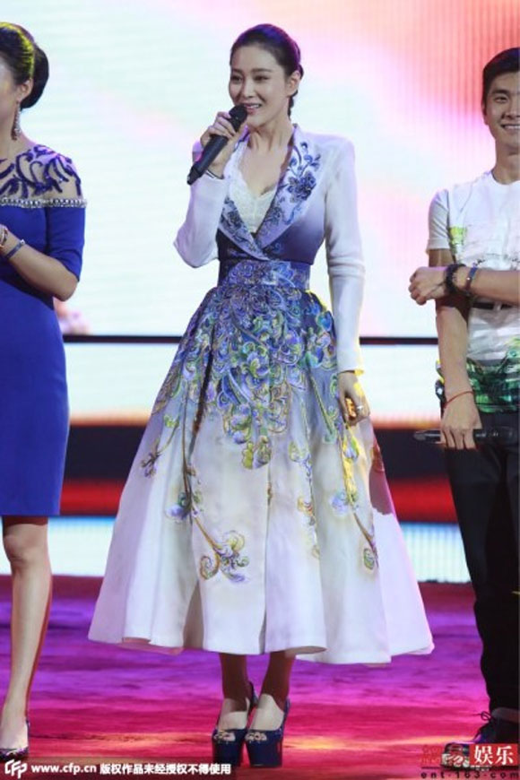 Trương Hinh Dư,Trương Hinh Dư khoe eo bé,Trương Hinh Dư và Lý Thần
