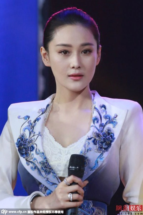 Trương Hinh Dư,Trương Hinh Dư khoe eo bé,Trương Hinh Dư và Lý Thần
