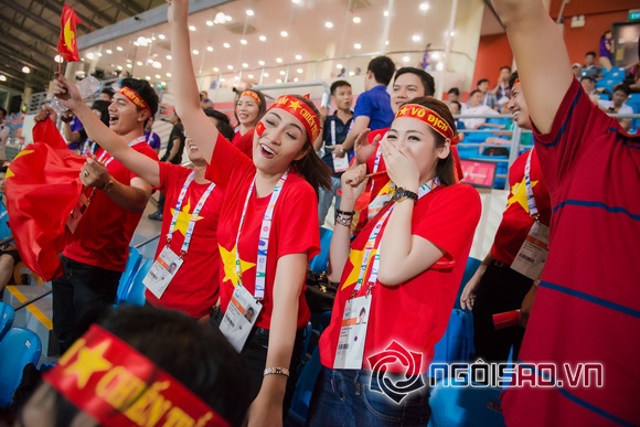 Tu anh,a hau tu anh,hoa hau viet nam 2012,dai su seagame 28 tu anh,tu anh phan khich