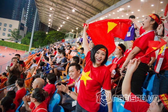 Tu anh,a hau tu anh,hoa hau viet nam 2012,dai su seagame 28 tu anh,tu anh phan khich