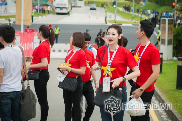 Tu anh,a hau tu anh,hoa hau viet nam 2012,dai su seagame 28 tu anh,tu anh phan khich