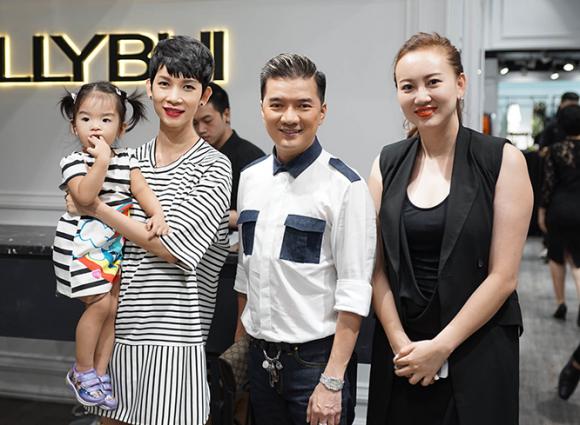 Mẹ con Xuân Lan tung tăng đi dự khai trương, Xuân Lan, siêu mẫu Xuân Lan, Đàm Vĩnh Hưng, ông hoàng nhạc Việt, Mr, Đàm, 