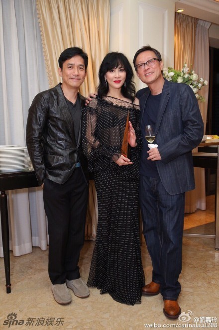 Lưu Gia Linh, thời trang Lưu Gia Linh, Lưu Gia Linh váy lôi thôi, Lưu Gia Linh cưa sừng làm nghé