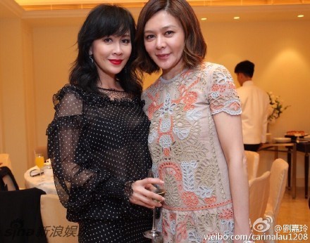 Lưu Gia Linh, thời trang Lưu Gia Linh, Lưu Gia Linh váy lôi thôi, Lưu Gia Linh cưa sừng làm nghé