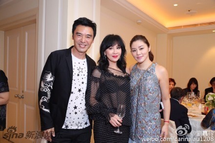 Lưu Gia Linh, thời trang Lưu Gia Linh, Lưu Gia Linh váy lôi thôi, Lưu Gia Linh cưa sừng làm nghé